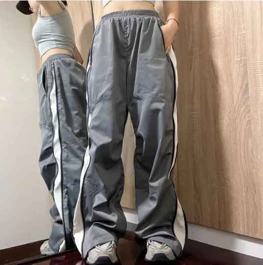 Cheska Sweatpants | Stylish & Sporty 3