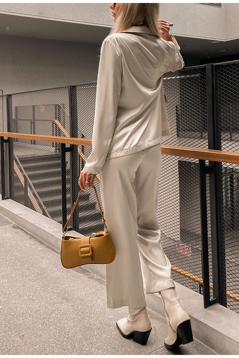 Eva Elegant Suit | Go for that boss look! 1