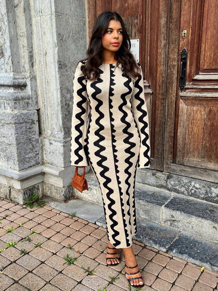 Flora Dress | Stylish & Timeless 3