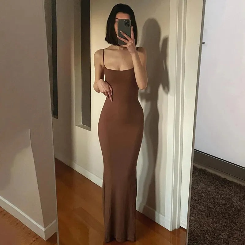Sammy Jackson Anna Maxi Dress | Sleek & Stylish 4