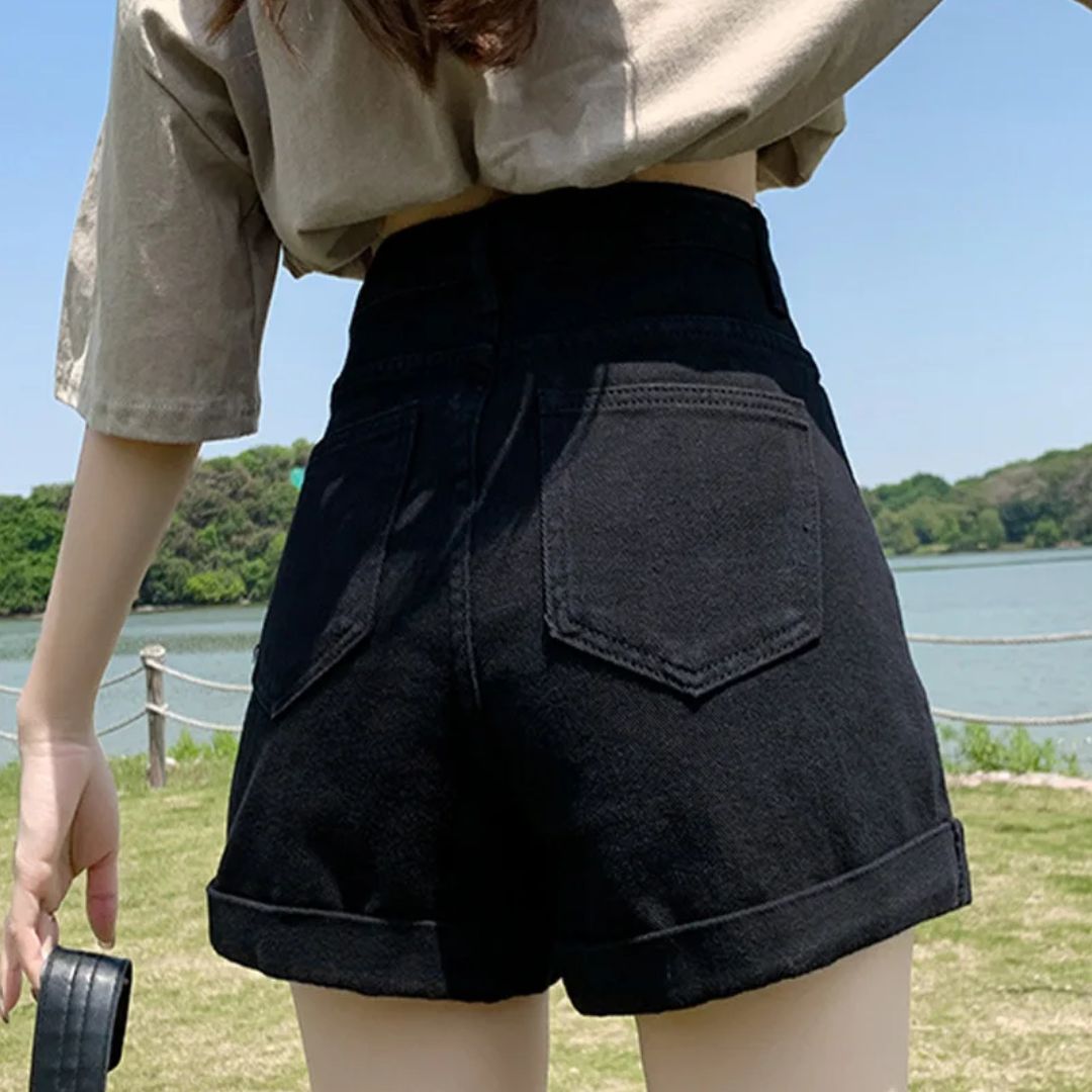 Sammy Jackson Carole Short Jeans | Trendy & Casual 3