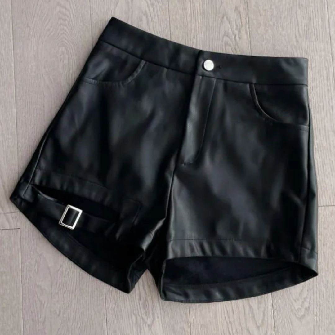 Sammy Jackson Naomi Leren Short | Gothic & Trendy 1