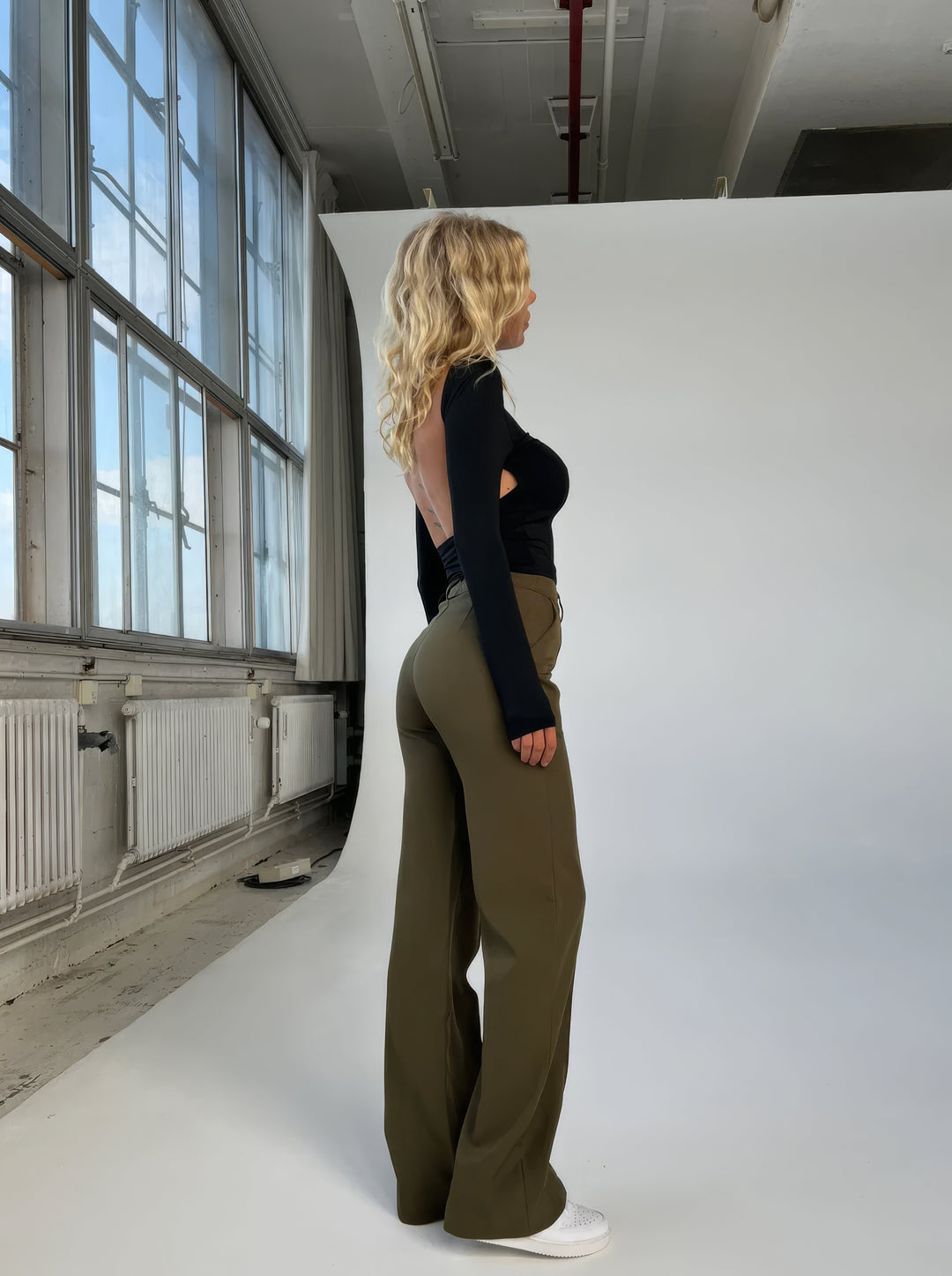 Stylish Wide-Leg Women's Pants – Aurelia 4