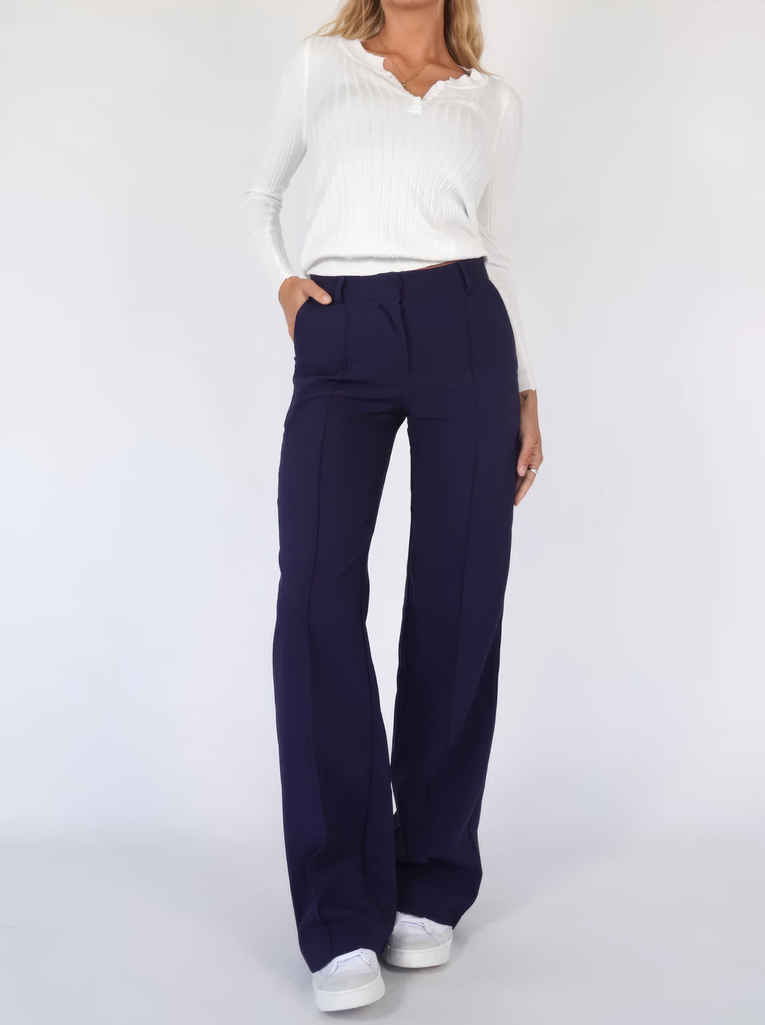 Stylish Wide-Leg Women's Pants – Aurelia 8