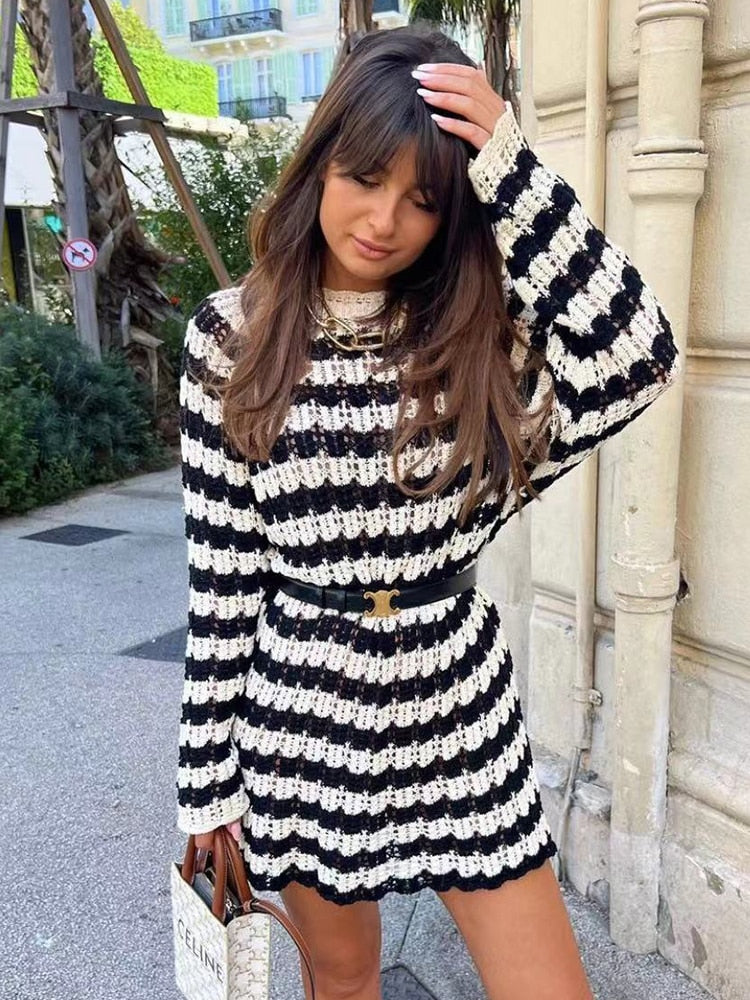 ZACK RAIN Women Black and White Striped Cutout Knit Crew Neck Pullover 2022 Fall/Winter Ladies Vintage Sweater Loose Female Tops 0